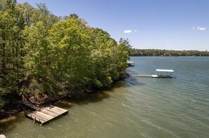 Lake Blue Ridge deep water dock ready for boat rentals, kayaks or jetskis that are rented from the local marina.
