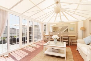 Windy Ridge Cottage - 5 Bedroom Holiday Home - Oxwich (537)