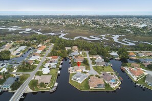 Awesome Location – Close to everything Palm Beach and Flagler Beach have to offer, Dolphin Cove offers all the comforts of home with easy access to the fun activities the area has to offer.