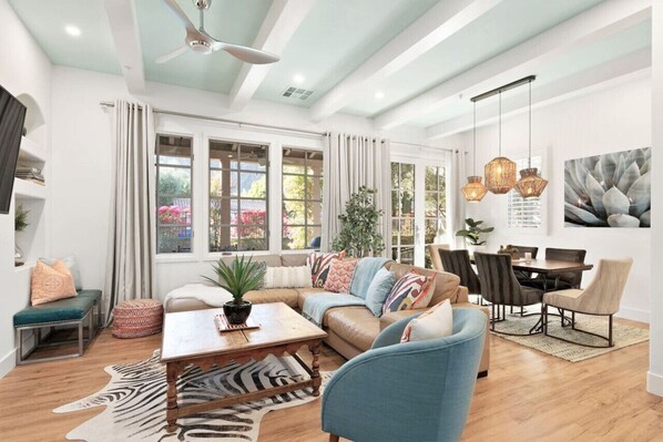 Welcome to One Chic Desert Retreat! Remodeled and totally redesigned with YOU in mind... All furnishings and decor was replaced with comfy, colorful and eclectic pieces, desert themed artwork and cool light fixtures. Step inside and take a look...