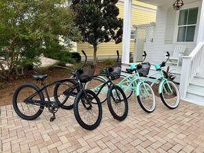 4 bikes included w/ stay