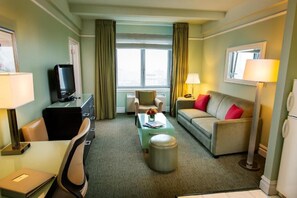 Living area, a perfect place to relax after an eventful day!