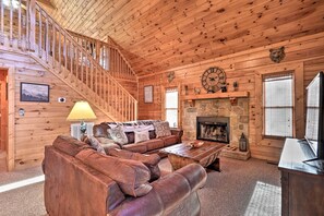 Living Room | Full Sleeper Sofa | Wood-Burning Fireplace | Central A/C & Heating