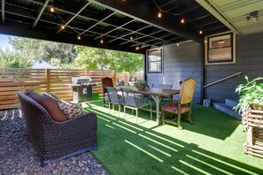 Private Backyard | Gas Grill