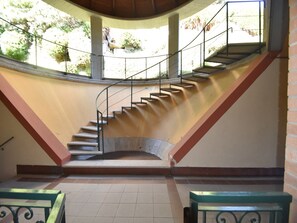 Entrance / Reception