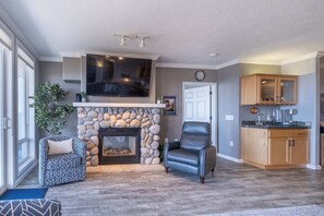 Thundering Sea, Enjoy a Cozy Fire in Front of the Waves