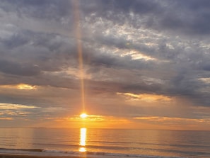 Sun rise over the Ocean!