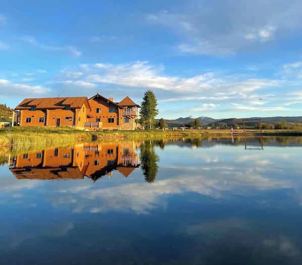 Crestview Ranch overview