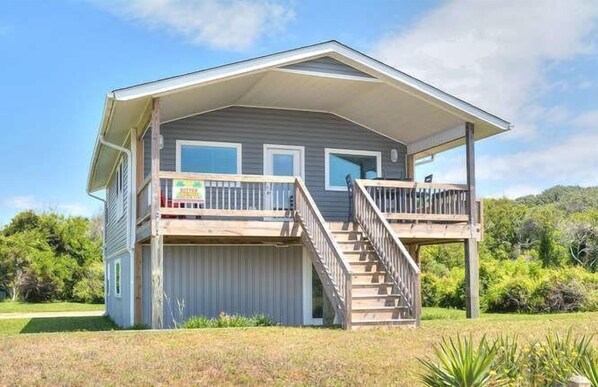7702 E Beach Dr Oak Island NC-small-001-31-DSC 4726 7 8 Enhancer-666x432-72dpi