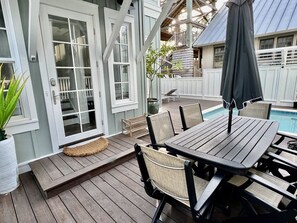Outdoor dining