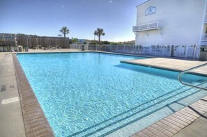 Ocean Walk 2204 105 SE 58th St-small-019-18-Pool-666x442-72dpi