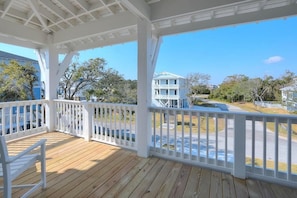 112 SE 67th St Oak Island NC-large-002-037-DSC 3226 7 8 Enhancer-1500x1000-72dpi