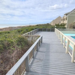 OIBV 805 34 Pool & Ocean View