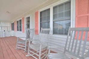 Pastime Oceanside Covered Porch