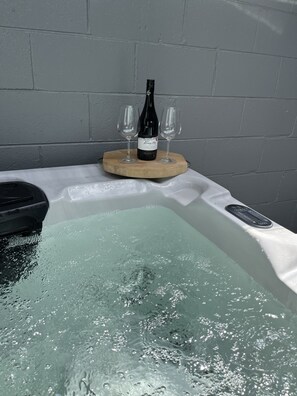 Indoor spa tub