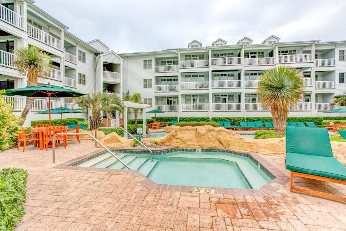 2 Great Units, Near Ocean Breeze Waterpark, VA Aquarium & Marine Center