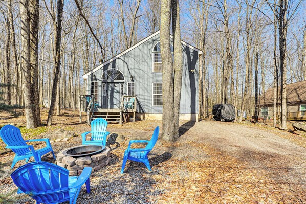 Pocono Lake Vacation Rental | 2BR | 2BA | Stairs Required | 1,144 Sq Ft
