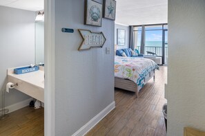 Amazing Bedroom,  with Stunning Views🌊☀️