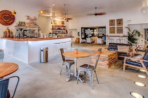 Bar (in der Unterkunft)