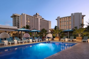 Beautiful and large swimming pool, family fun!