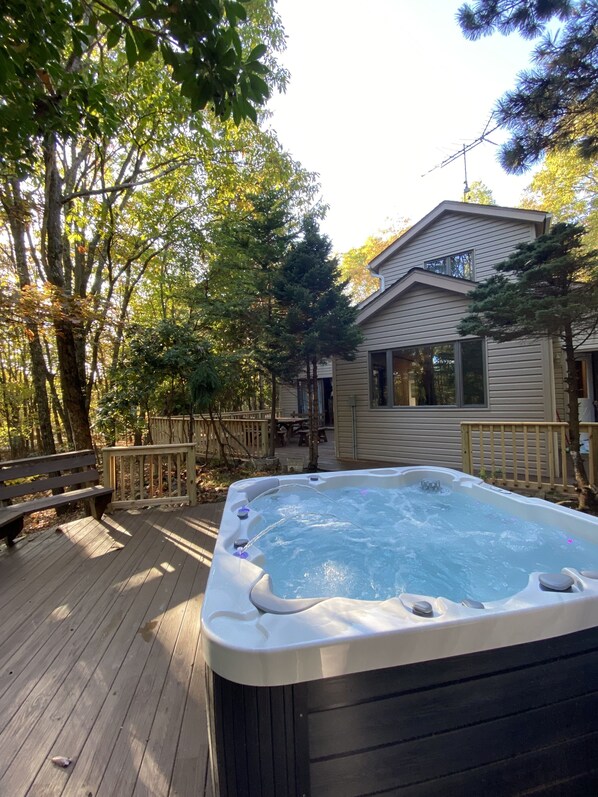 Outdoor private hot tube 
