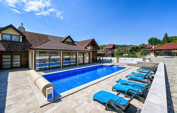 pool