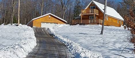 Winter wonderland, come play in the snow. This slope is perfect to sled down.