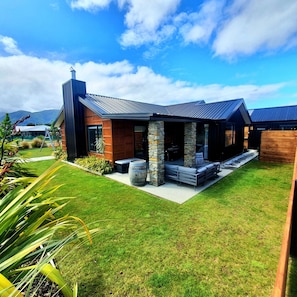 Back garden and BBQ area