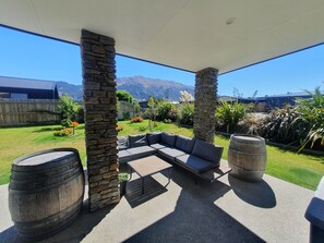 Outdoor Verandah and BBQ area