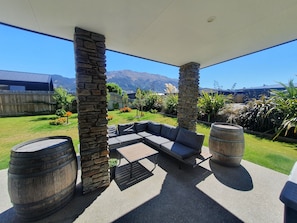 Outdoor Verandah and BBQ area
