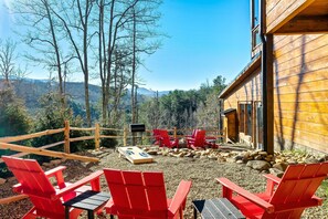 Firepit, cornhole, and relaxing with a view