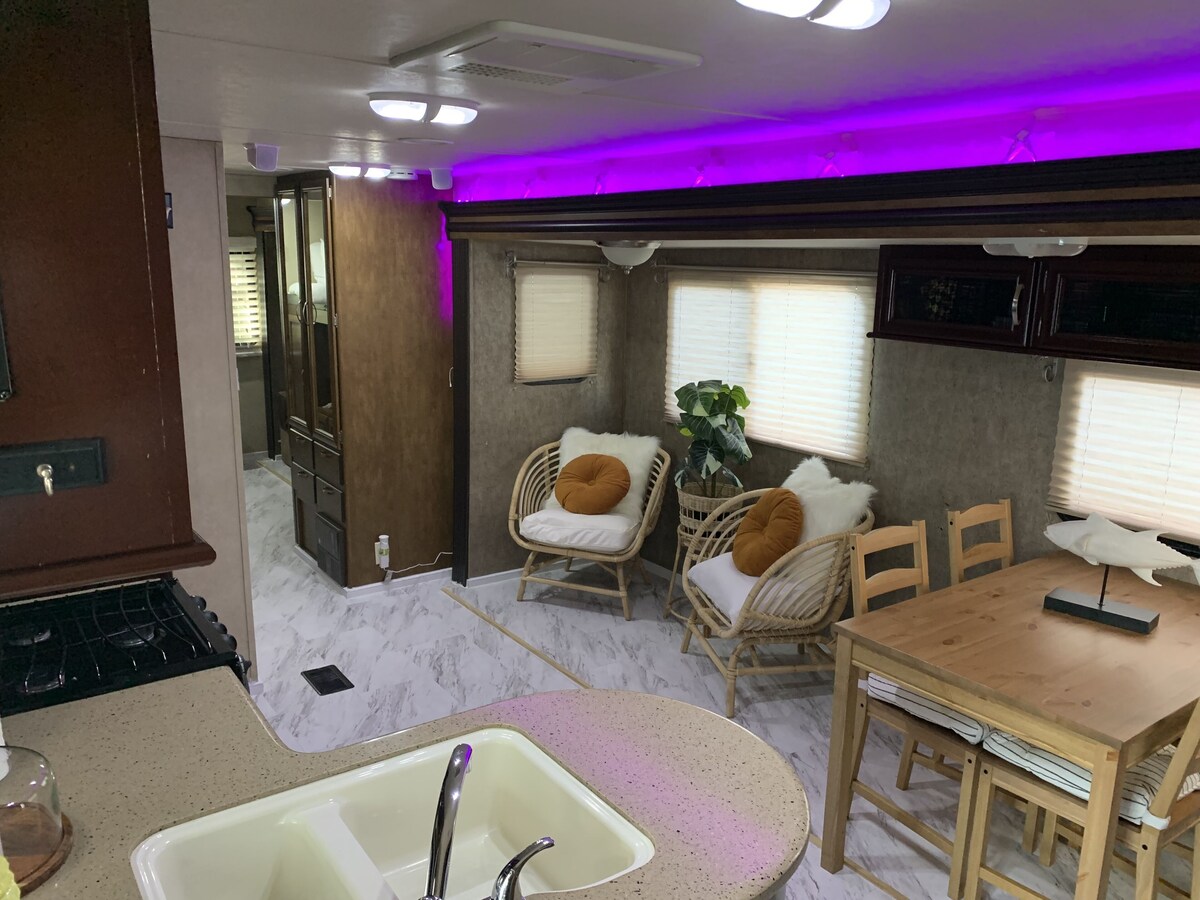 Beautiful vacation mobile home at the Florida keys.