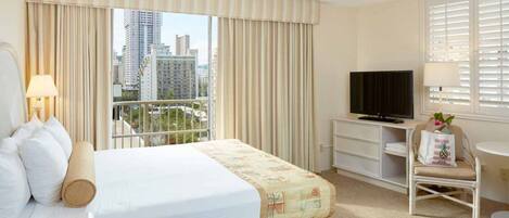 Room, 1 King Bed (Waikiki View)