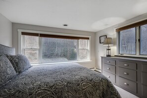 Furniture, Bedroom, Indoors, Room, Bed