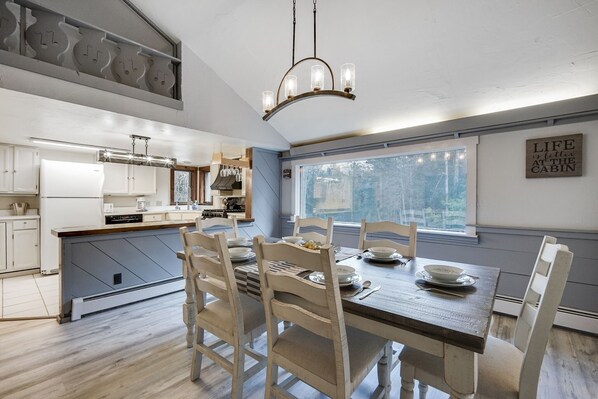 Chair, Furniture, Flooring, Indoors, Hardwood