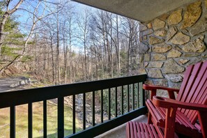 Balcony overlooking the creek. Hear the soothing sounds of the water flowing.