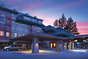 Marriott Timber Lodge Main Entry