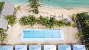 Oceanview Penthouse Suite Beachfront and Pool View