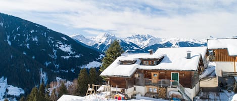 Außenseite Ferienhaus [Winter]