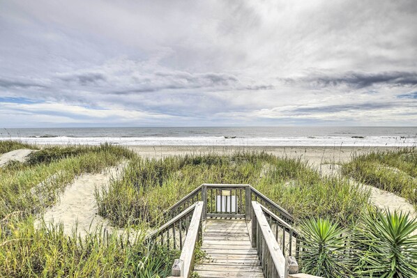 Ocean Isle Beach Vacation Rental | 3BR | 2BA | Stairs Required | 1,030 Sq Ft