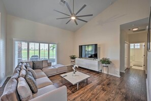 Living Room | 1-Story House