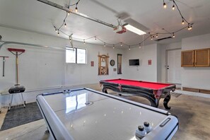 Game Room | Charcoal Grill | Dart Board | Billiards Table | Air Hockey Table
