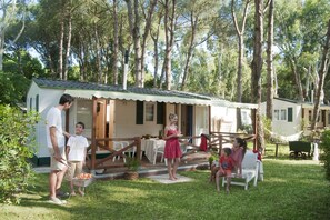 Außenseite Ferienhaus [Sommer]