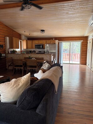 “Cabin living at its best”
