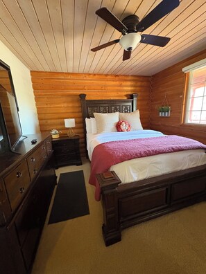 Comfy Queen bedroom