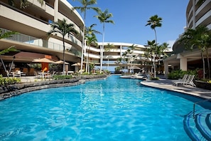 Beautiful and large swimming pool, family fun!
