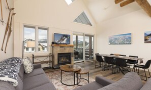 Saddle Ridge I3 living 1