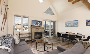 Saddle Ridge I3 living 1