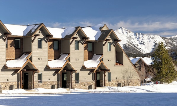 Saddle Ridge I3 exterior