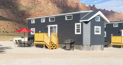 Tiny Home #4 - Tiny Home #4 Funstays Redrock